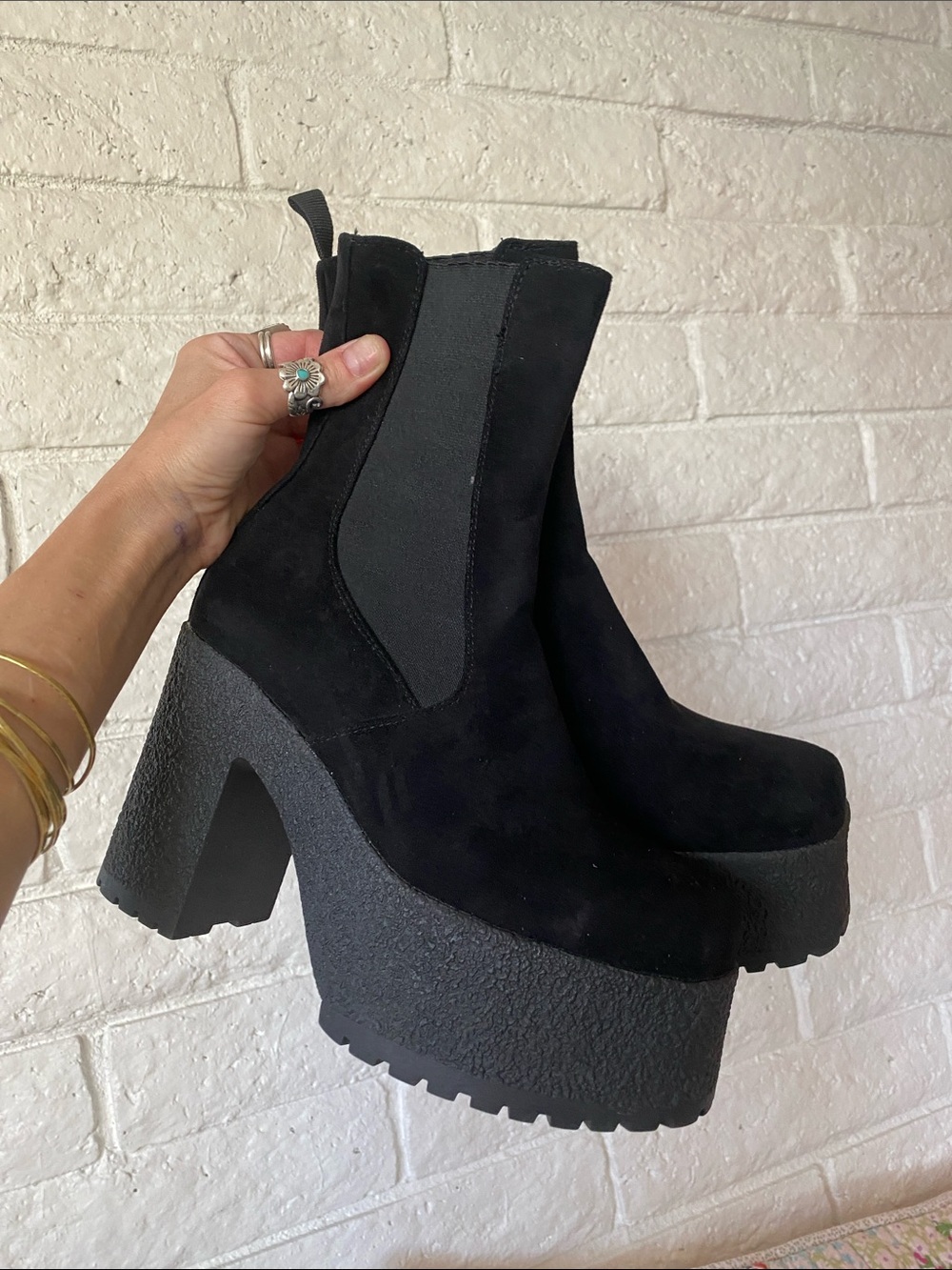 🌼 NWOT Gorgeous LAMODA Suede Platform Boots size 9 womens